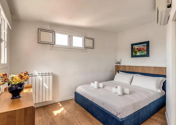 Attic With Terrace Spanish Steps Exclusive Apartment Rom